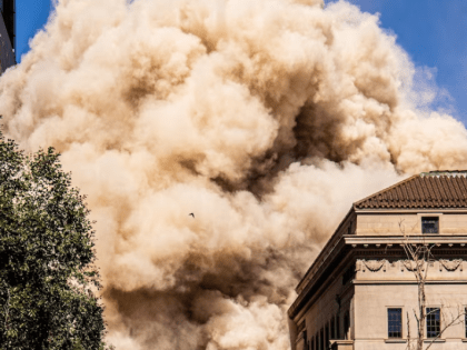 Двух детей спасли из огня пожарные в Комсомольске-на-Амуре