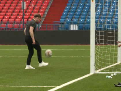 Футболисты «СКА-Хабаровска» потренировались с детьми с ОВЗ