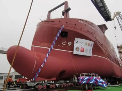 Спущен на воду супертраулер для лова рыбы в морях Дальнего Востока