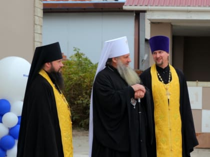 Митрополит Артемий совершил молебен перед открытием нового корпуса епархиальной богадельни