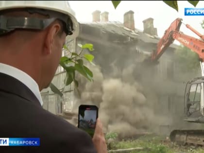 «Очень рады новому жилью!». Комфортные квартиры получили ещё 14 бывших жителей хабаровских бараков