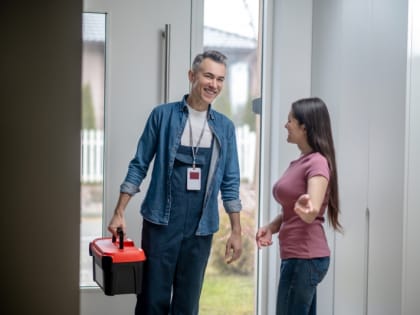 Россиян предупредили, чтобы не открывали дверь "коммунальщикам" в длинные выходные