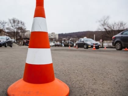 Старшеклассникам планируют разрешить получать права еще в школе