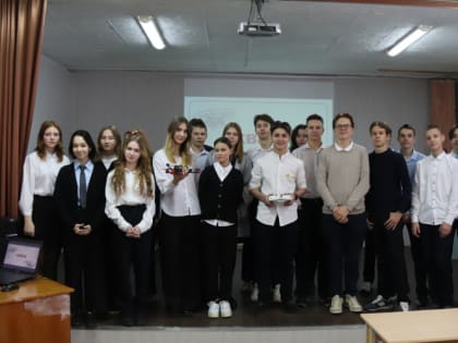 Школьников Хабаровского края учат обращаться с беспилотниками