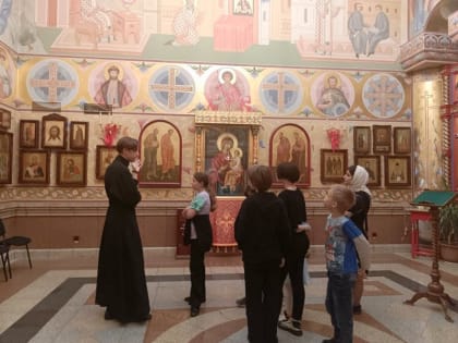 Воспитанники детского дома побывали на экскурсии в духовной семинарии