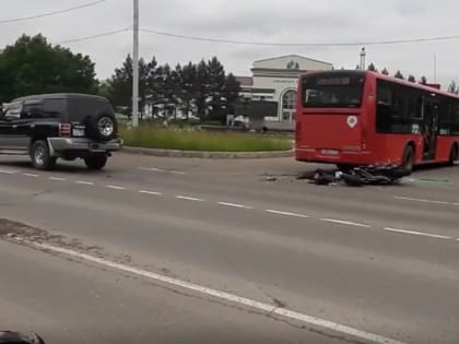 Не уступил дорогу: водитель автобуса у комсомольского вокзала насмерть сбил байкера