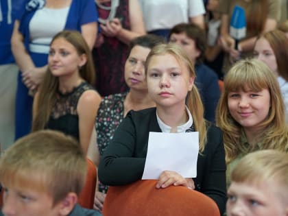 «Путевку в жизнь» и специальность в придачу получили выпускники центра психолого-педагогической, медицинской и социальной помощи (фото)