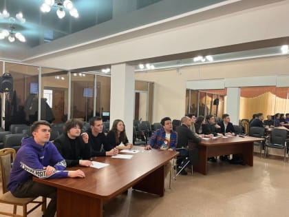 Депутаты Хабаровской городской Думы совместно с молодежной палатой провели литературную викторину