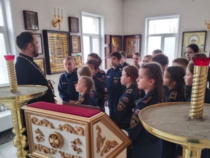 СВЯЩЕННИК РАССКАЗАЛ ВАНИНСКИМ КАДЕТАМ О БОГЕ