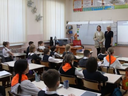 солженицын александр исаевич молодой. симон соловейчик об учителе. шукшин студент вгика. цитаты великих педагагогов. писатели работавшие педагогами.