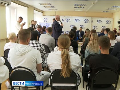 «У нас был откровенный разговор»: Дмитрий Демешин обсудил с молодыми врачами меры господдержки