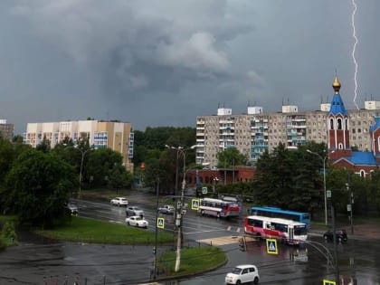 Сильнейшая гроза обесточила посёлок в Хабаровском крае