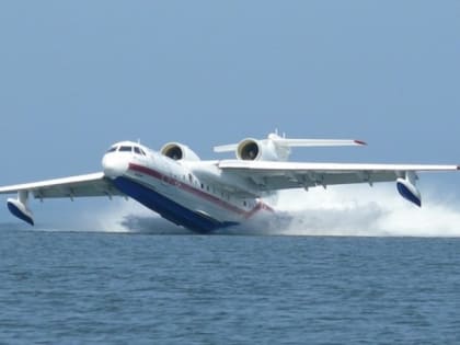 Новый самолёт Бе-200ЧС прибыл в хабаровский авиаотряд МЧС