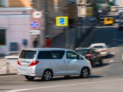 Десятилетний антирекорд: февраль 2025 года стал черным месяцем в продажах авто