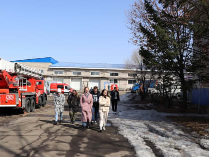 В Хабаровске будущим архитекторам показали, как работают пожарно-технические эксперты