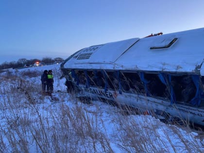 На трассе Хабаровск-Комсомольск автобус с пассажирами слетел в кювет