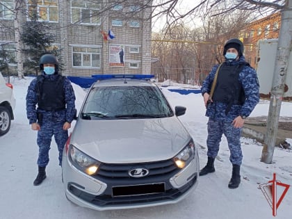 В Комсомольск-на-Амуре сотрудники Росгвардии задержали подозреваемого в краже телевизора