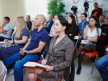 В Хабаровске прошел семинар "Как запустить эффективное продвижение ВК, ОК, Телеграм и Яндекс"