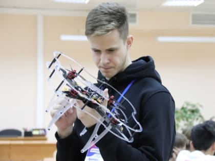 Спецклассы по управлению дронами откроются в школах Хабаровского края