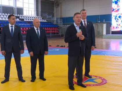 Зампред Совета Федерации Андрей Турчак проверил социальные стройки Хабаровска