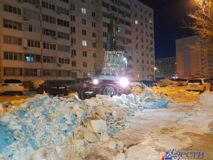Очистка улиц от снега продолжается в Хабаровске