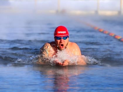 Хабаровские "моржи" завоевали 62 медали на Кубке России по плаванию в ледяной воде