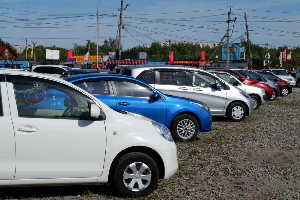 Купить новое авто хабаровск. Японский авторынок Хабаровск. Рынок автомобилей в Хабаровске. Автомашина иномарка. Автомобили с аукционов Японии.