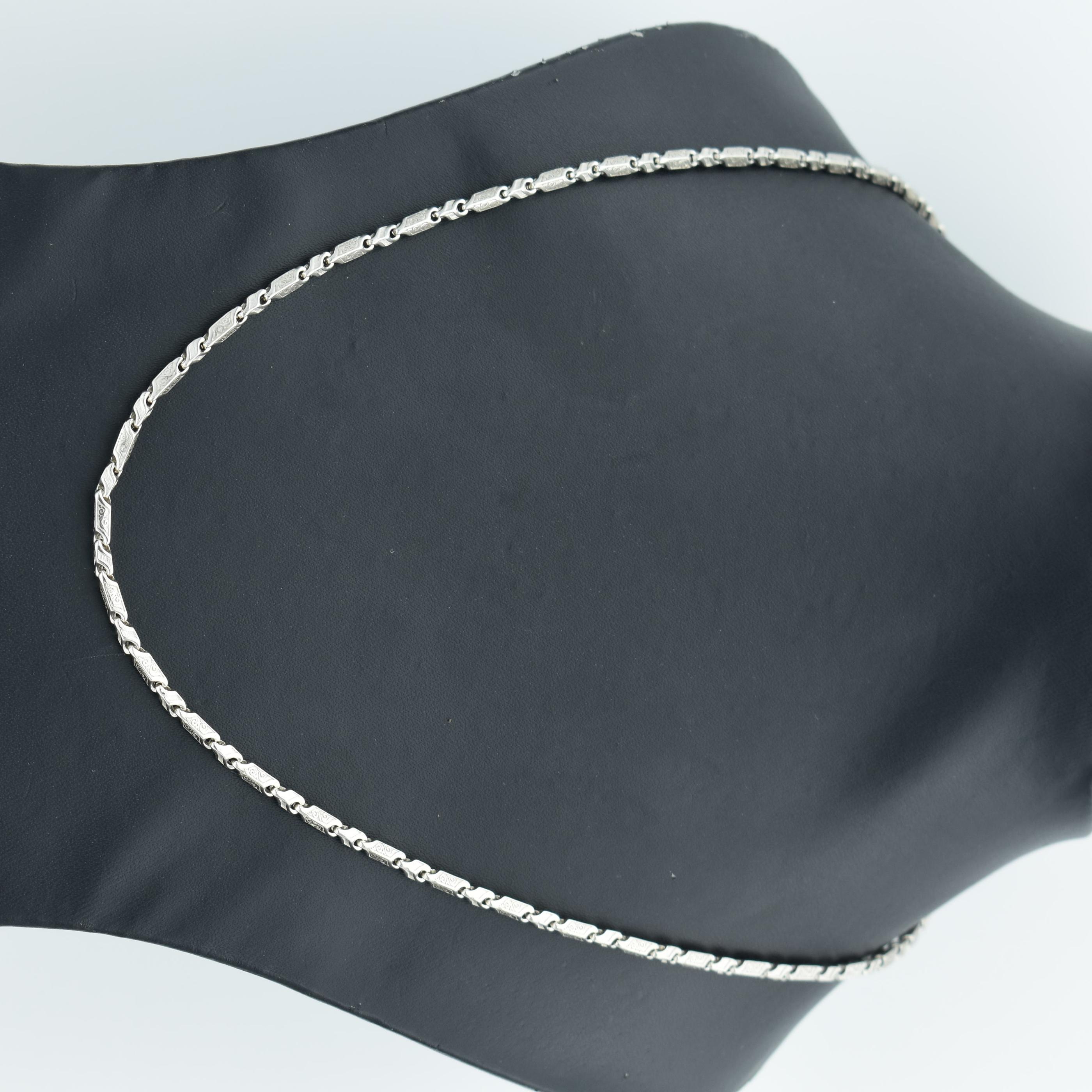 Classic Look Designe Silver Plated men's Chain