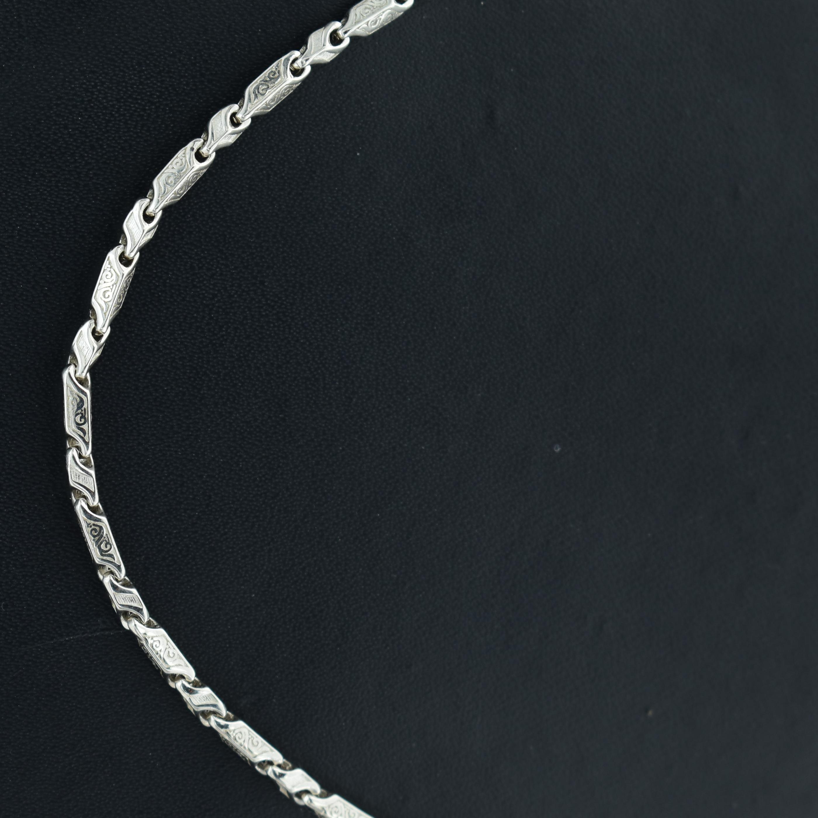 Classic Look Designe Silver Plated men's Chain