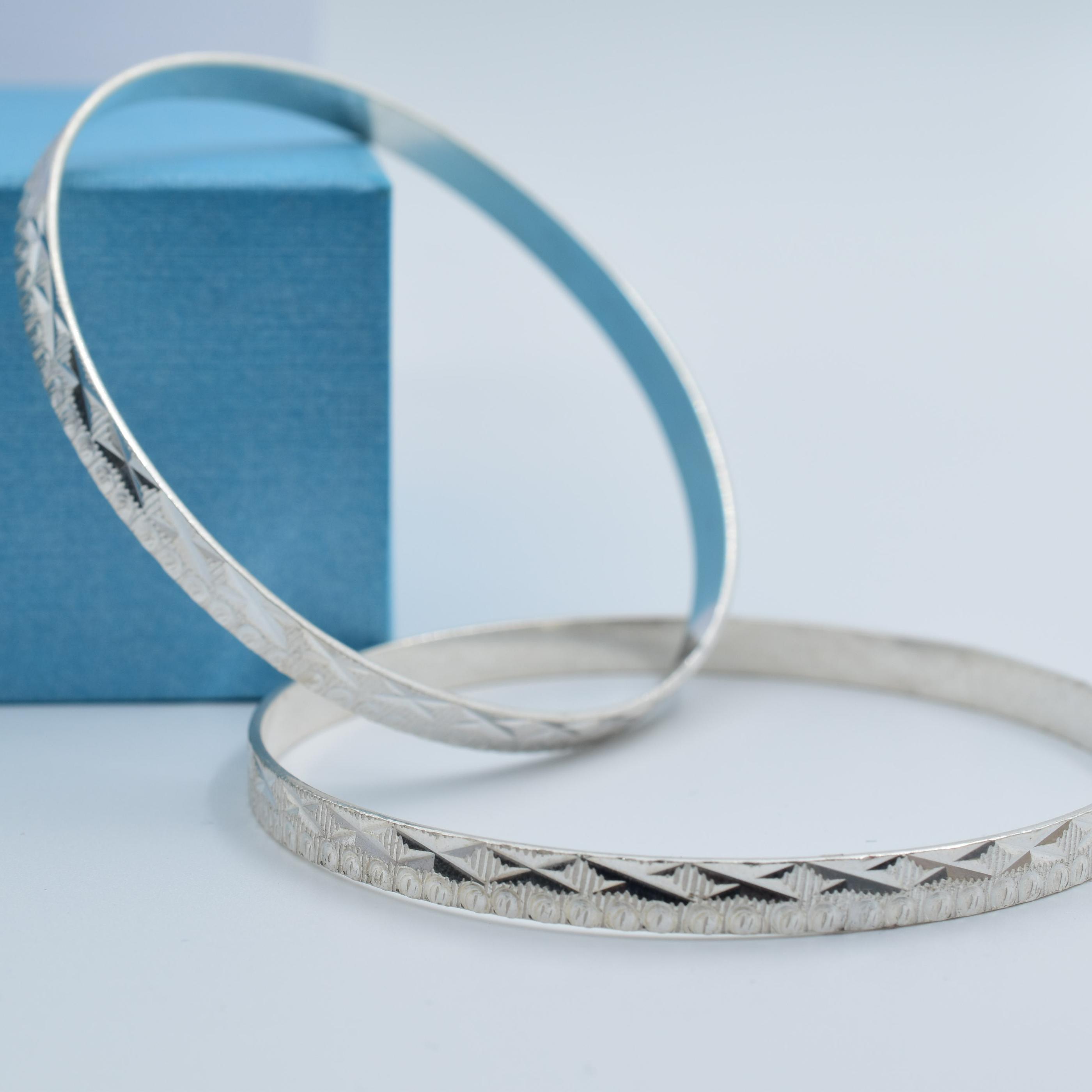 Wonderful Vintage Sterling Silver Bangle Bracelet