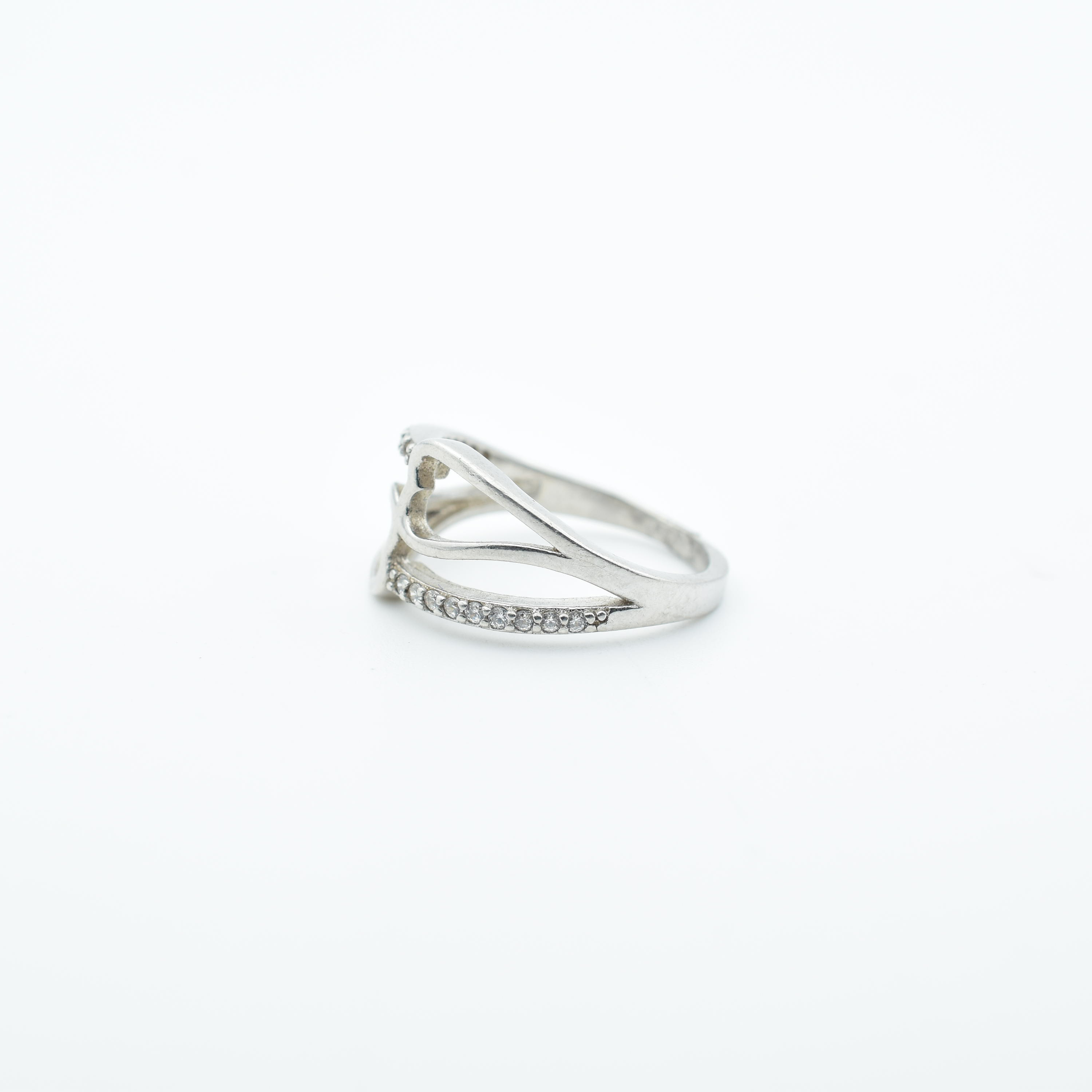 SILVER DIAMOND IN HEART SHAPE RING FOR GIRL WOMEN