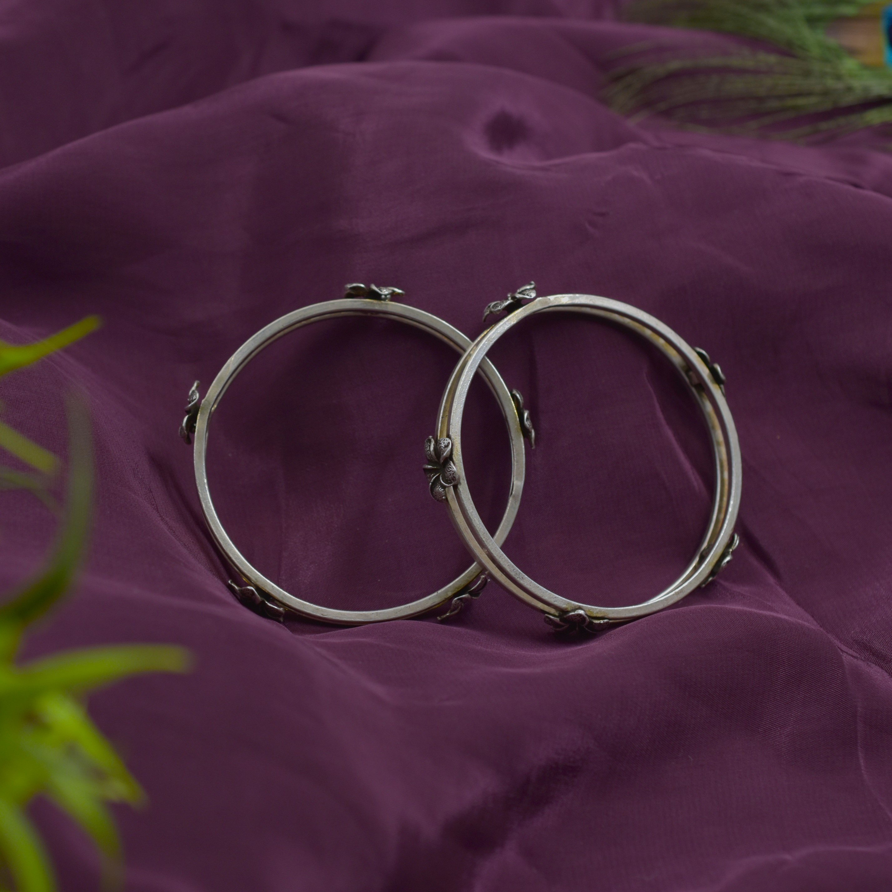 LADIES BANGLE