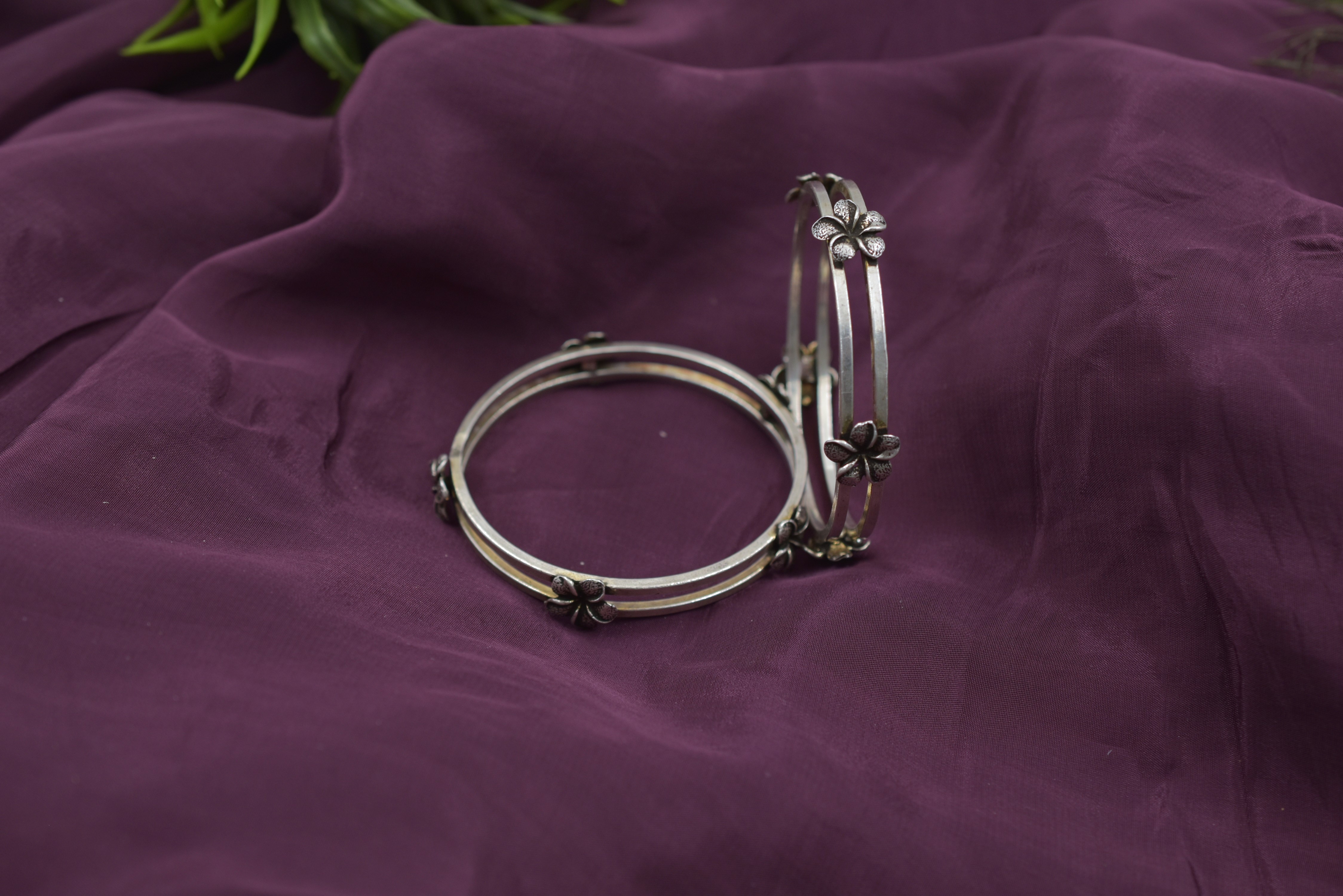 LADIES BANGLE