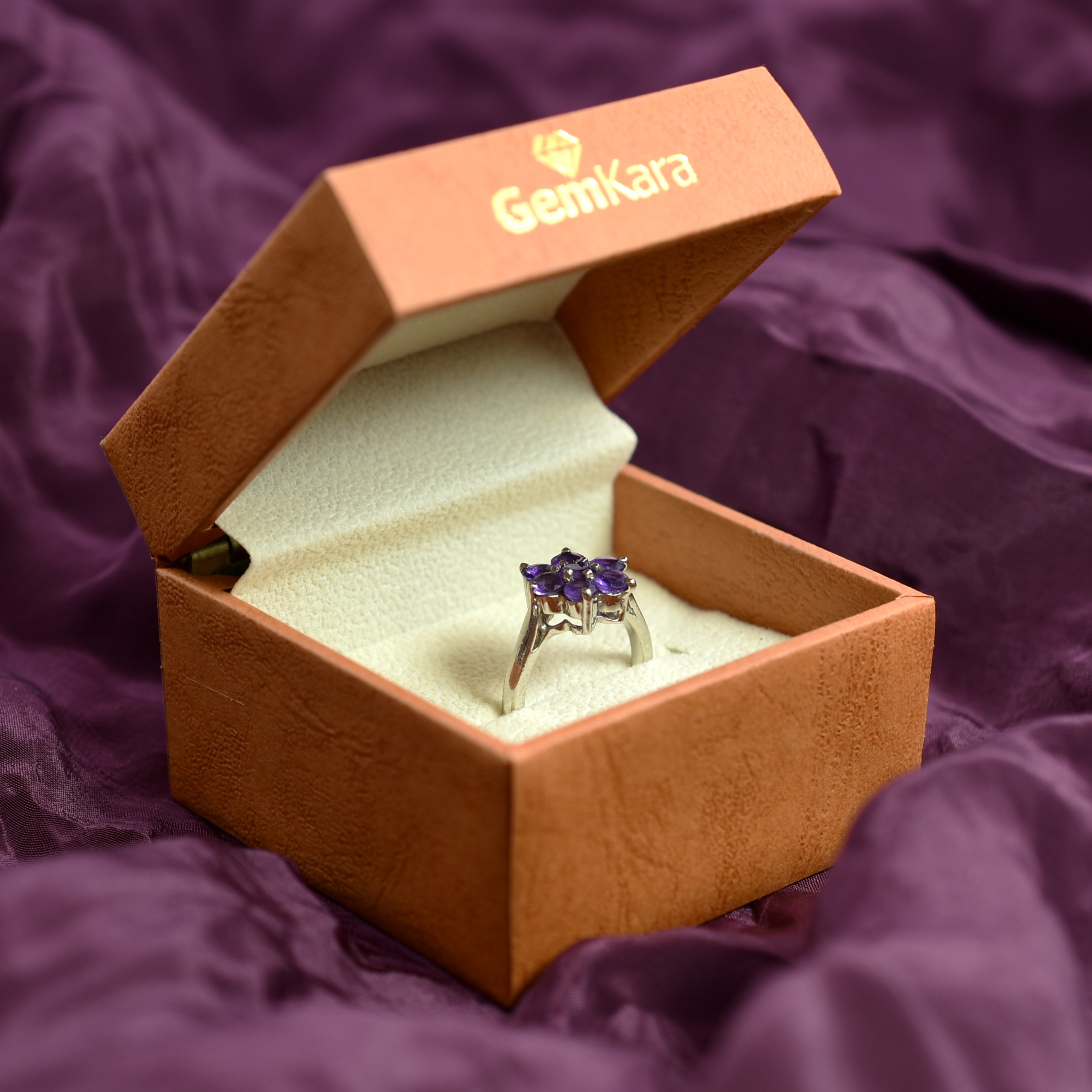 Gorgeous Flower Shape Silver Ring