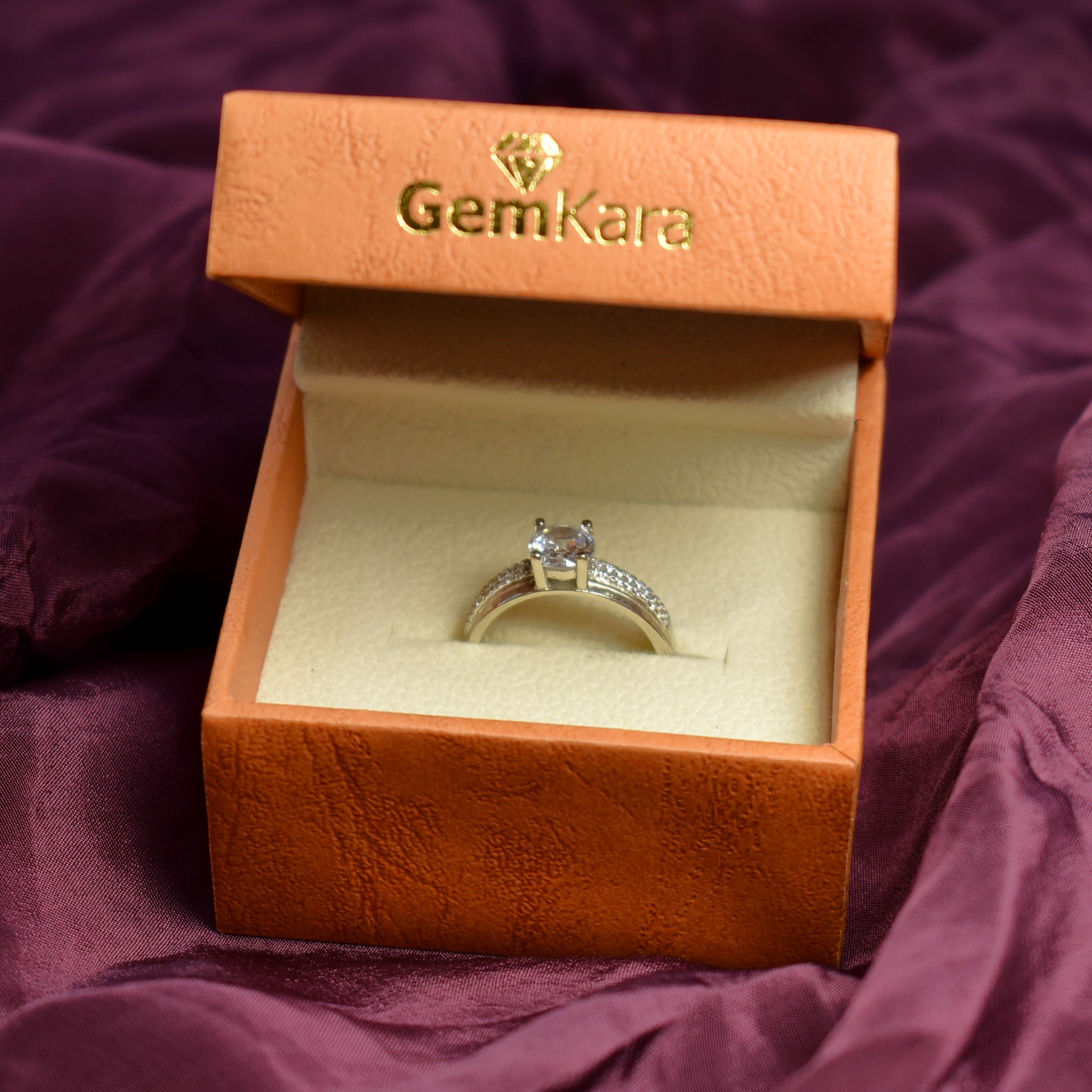 Sterling Silver Round Cut Ladies Ring