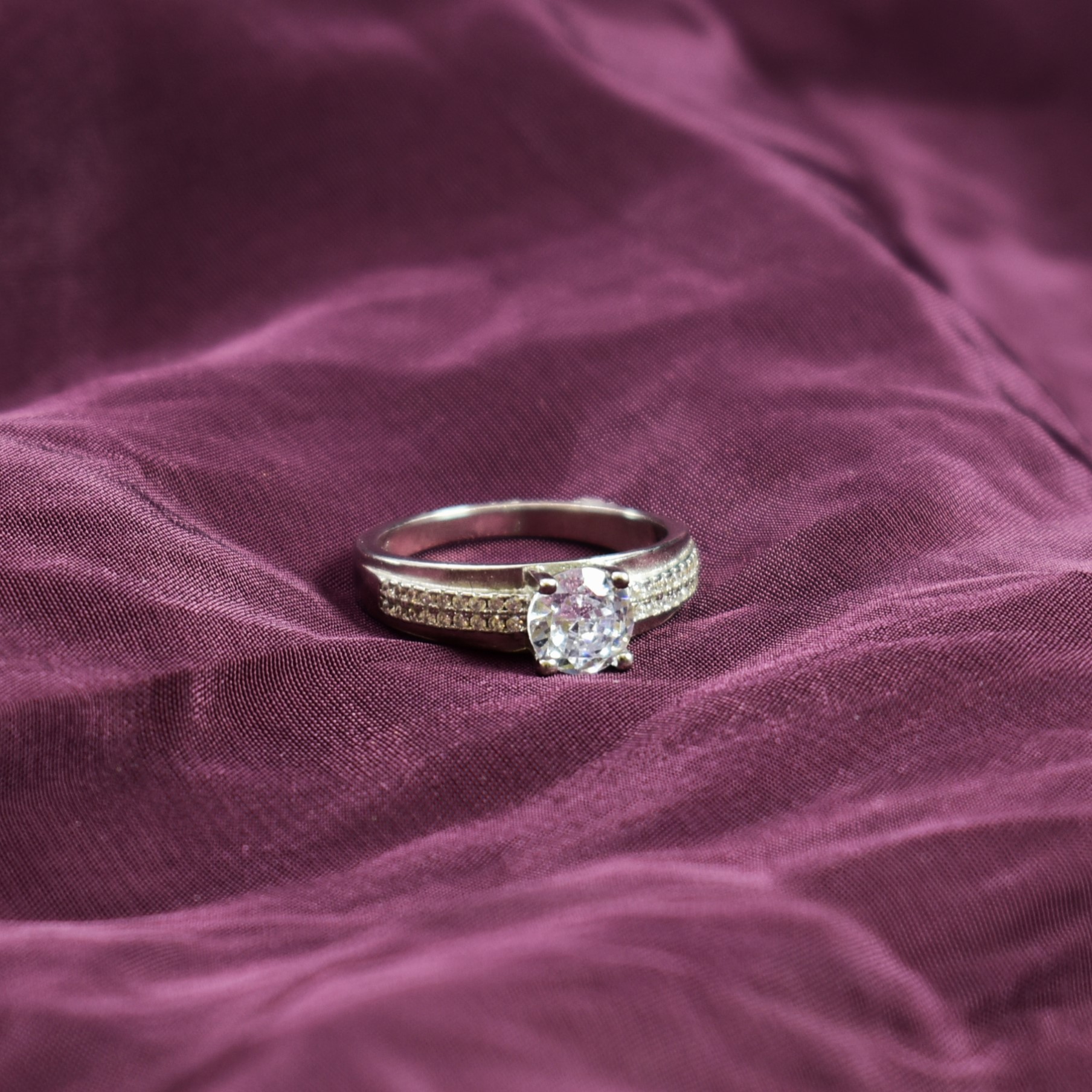 Sterling Silver Round Cut Ladies Ring