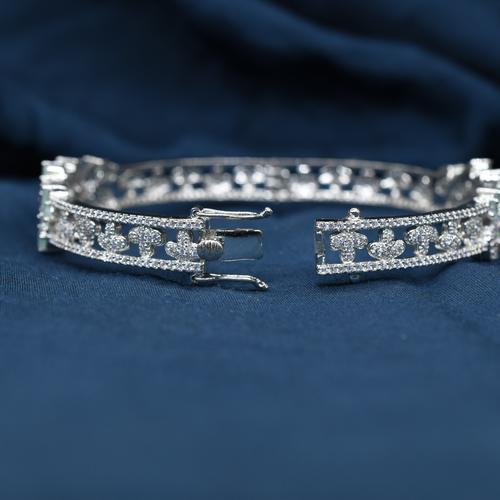 LADIES BANGLE