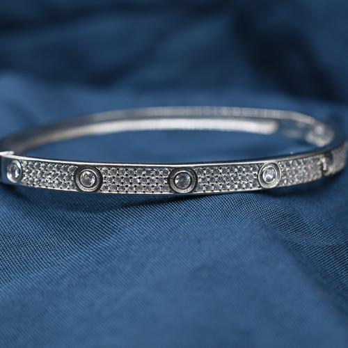 LADIES KADA