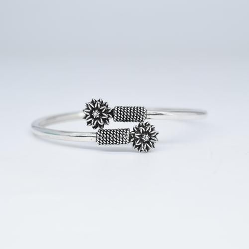LADIES KADA