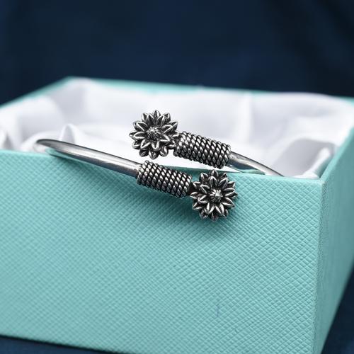 LADIES KADA