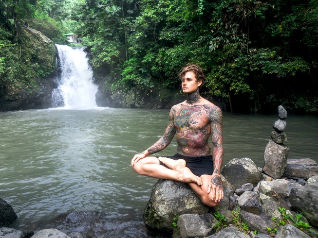 10-dniowy holistyczny retreat jogi Watukaru, medytacji i kultury balijskiej w Indonezji