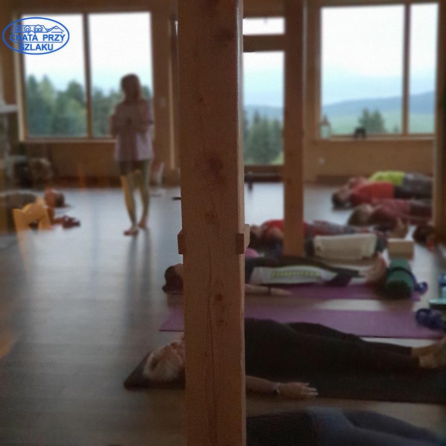 Majówka z jogą w Chacie Przy Szlaku