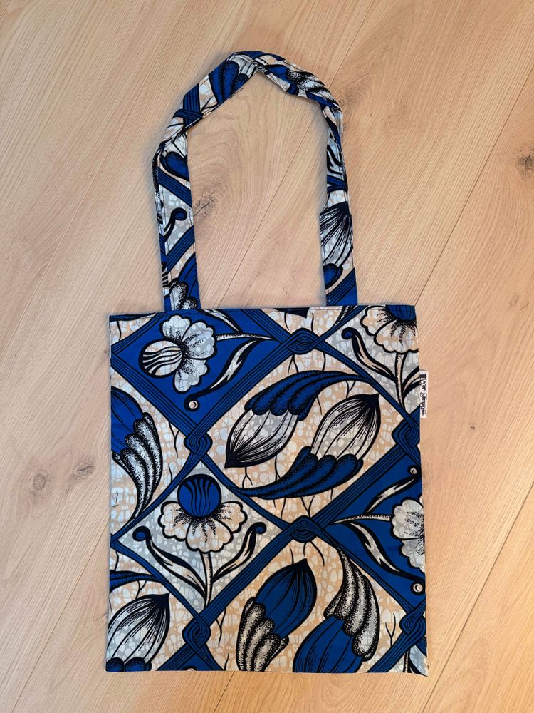 TOTE BAGS