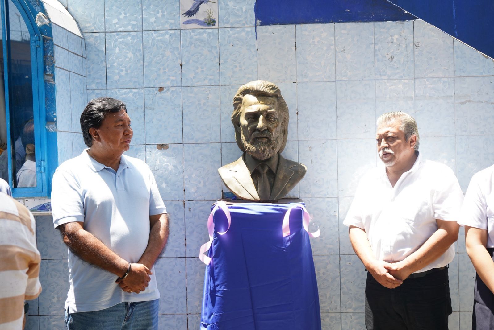 SUTEP rinde homenaje a Horacio Zeballos con develación de busto en Lima