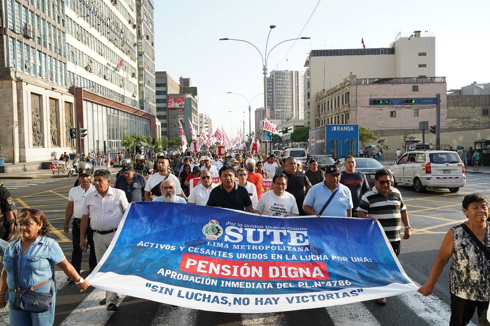 Exitosa movilización del SUTEP