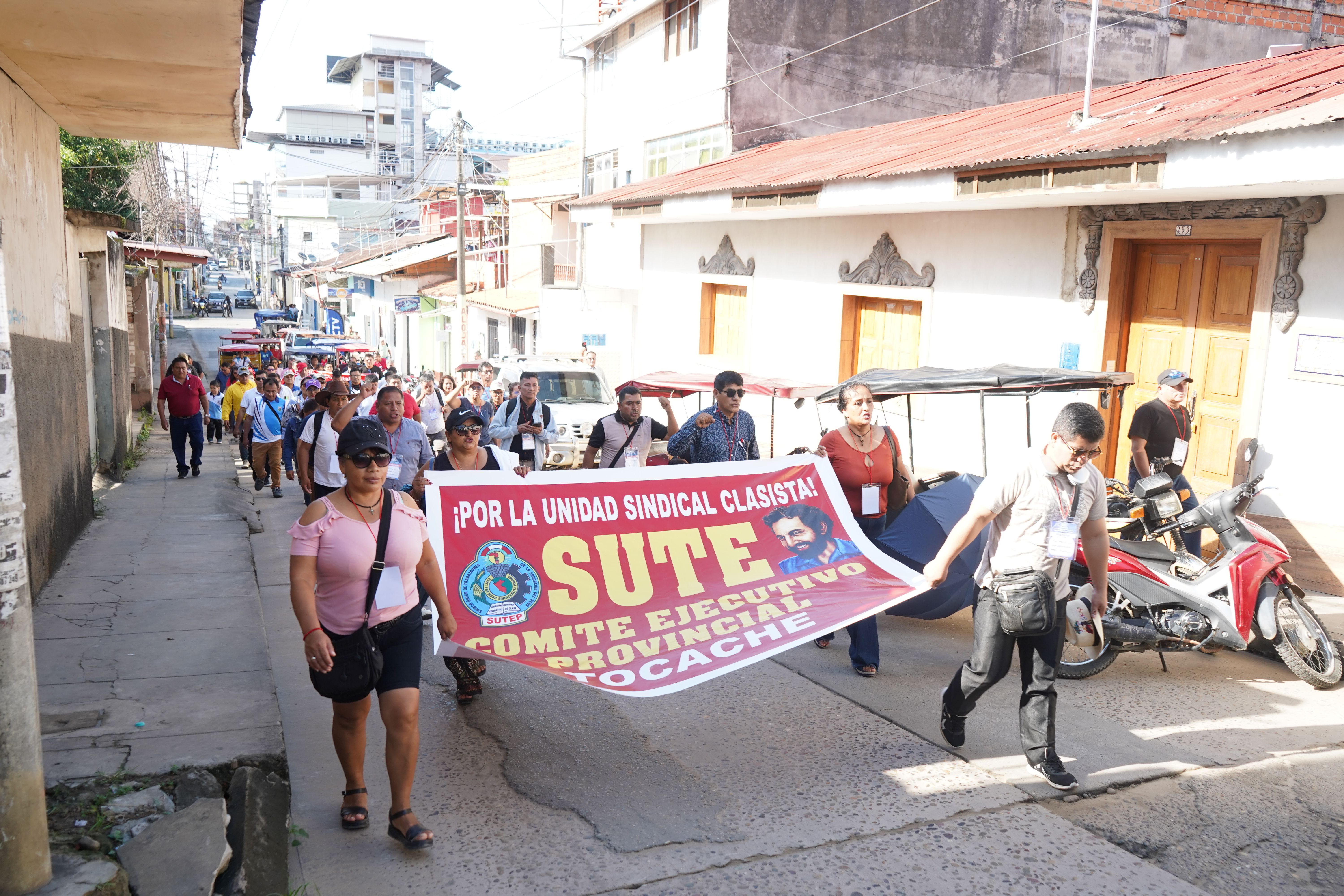 Maestros Retoman las Calles en Tarapoto y Reafirman su Lucha por los Derechos del Magisterio