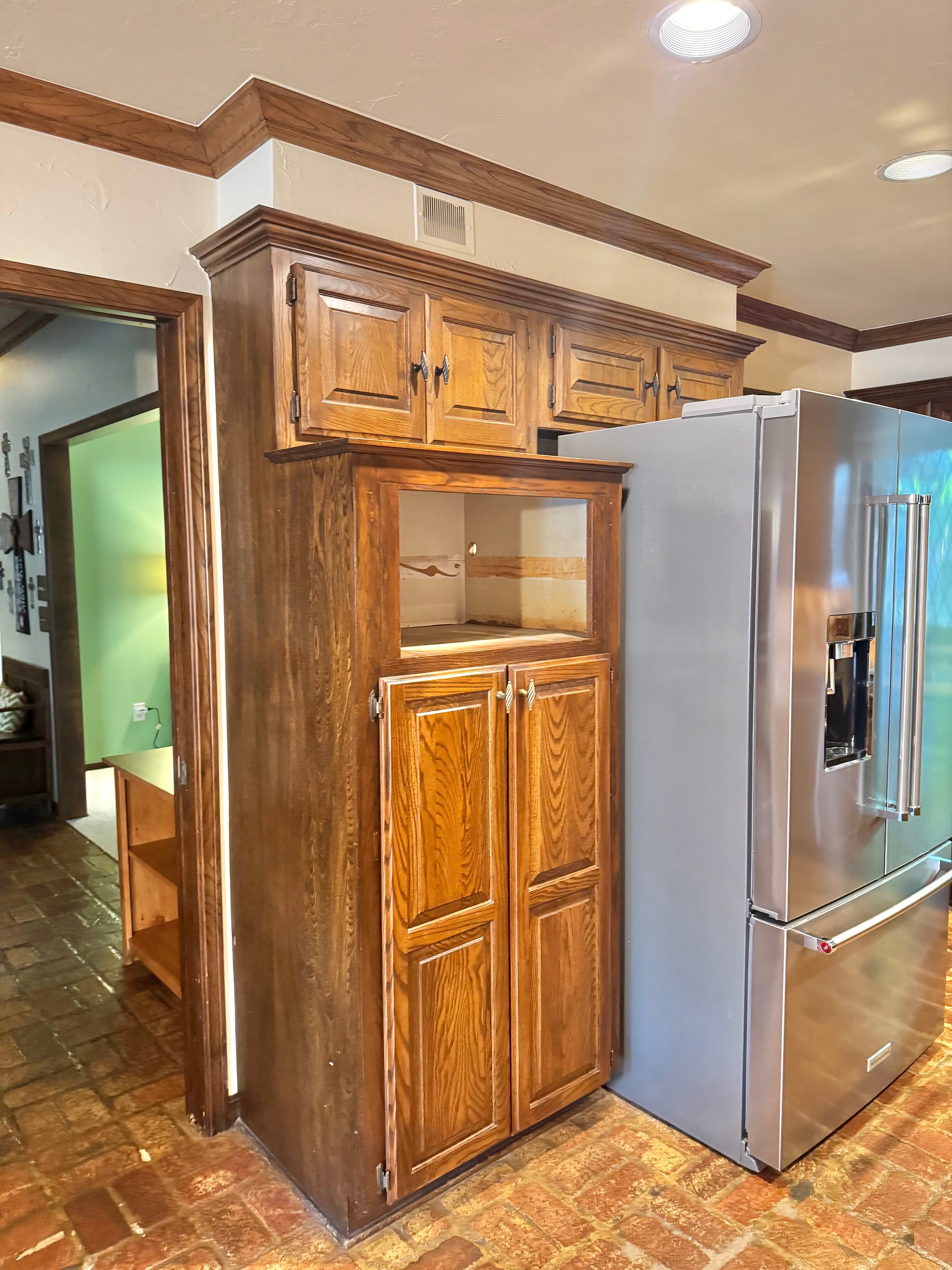 Lived-In Legacy House - Before image 4