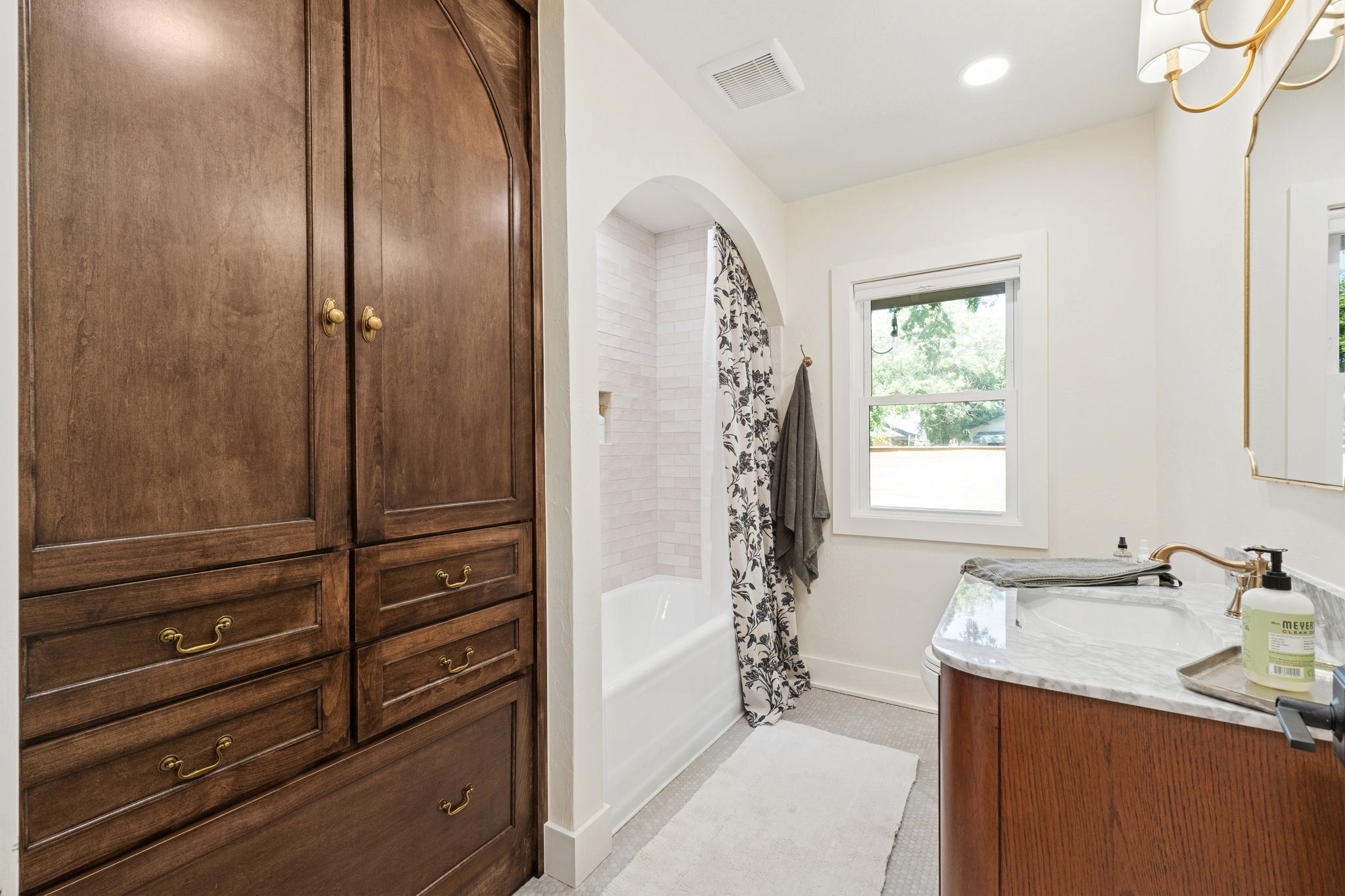 Six Yards Shy House Remodel - Gallery image 16