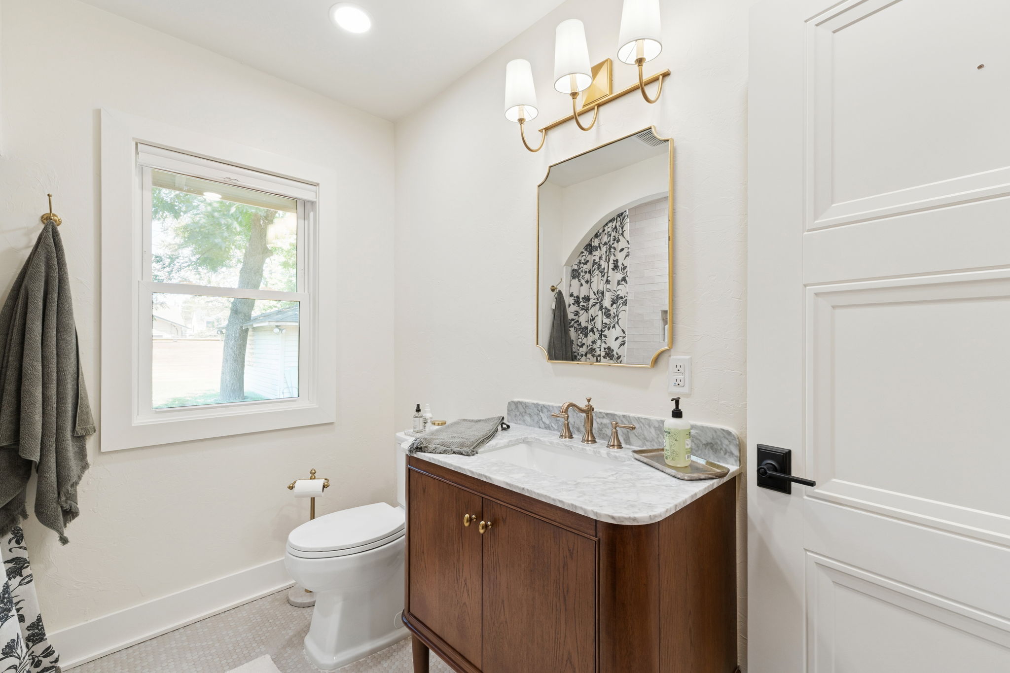 Six Yards Shy House Remodel - Gallery image 17