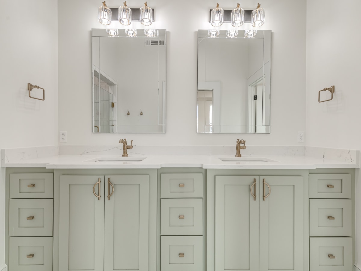 Laundry room at 53 Water Street